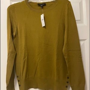 Ann Taylor long sleeve pullover sweater, olive, button detailing on both sides